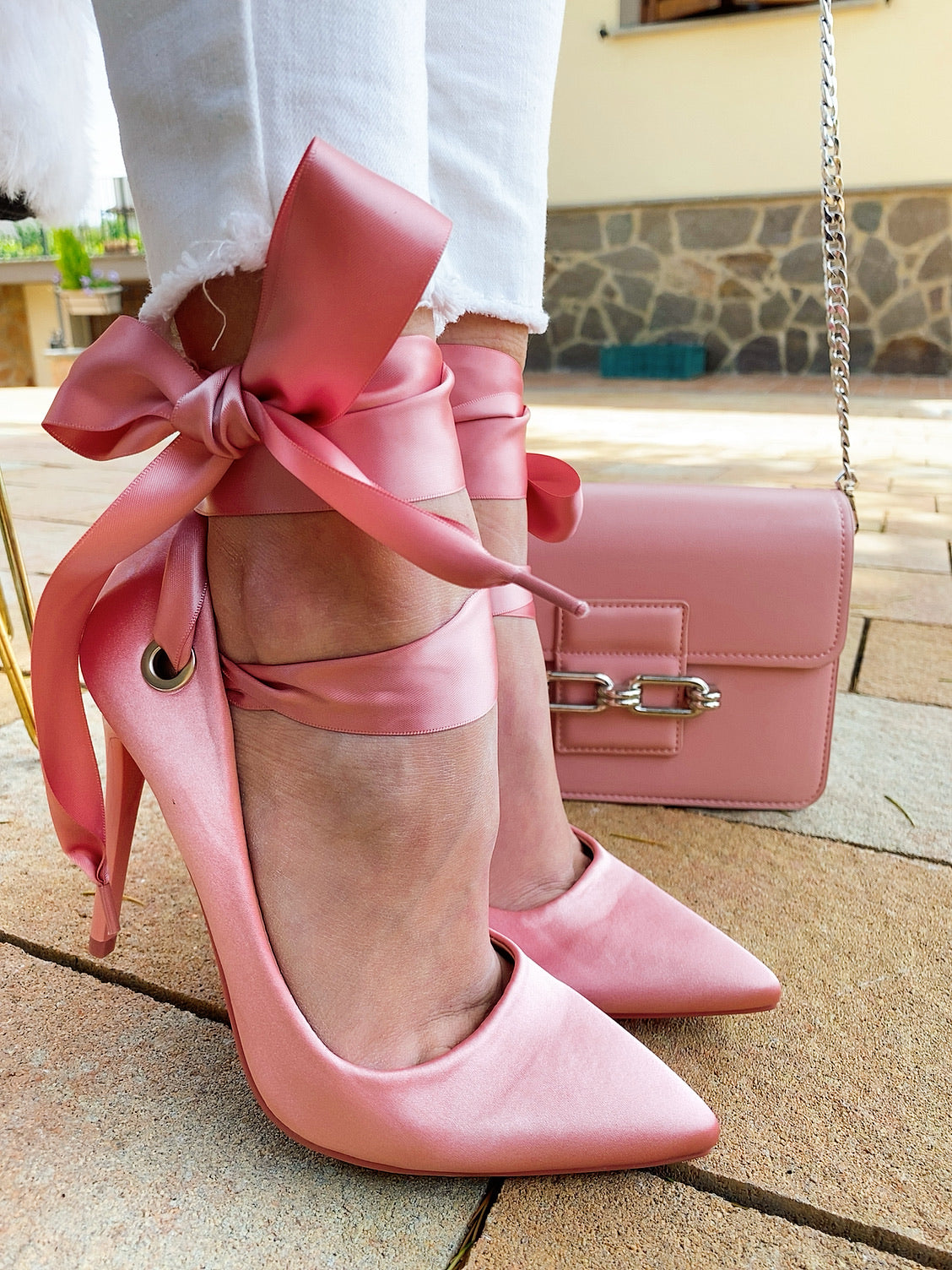 Décolleté Rosa con lacci in raso