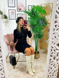 Abito in maglia con borchie oro base nera