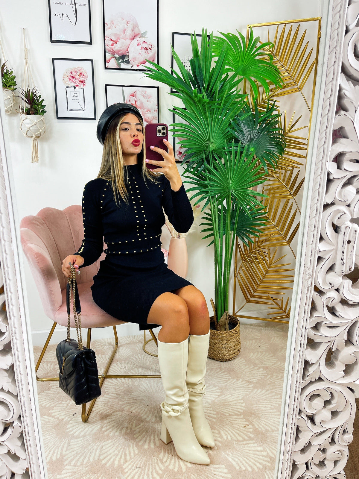 Abito in maglia con borchie oro base nera