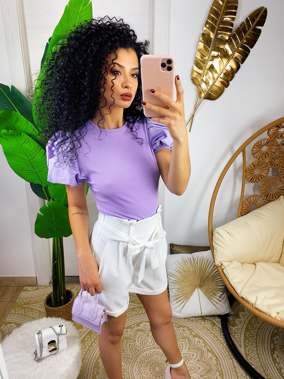 Maglia lilla con manica arricciata