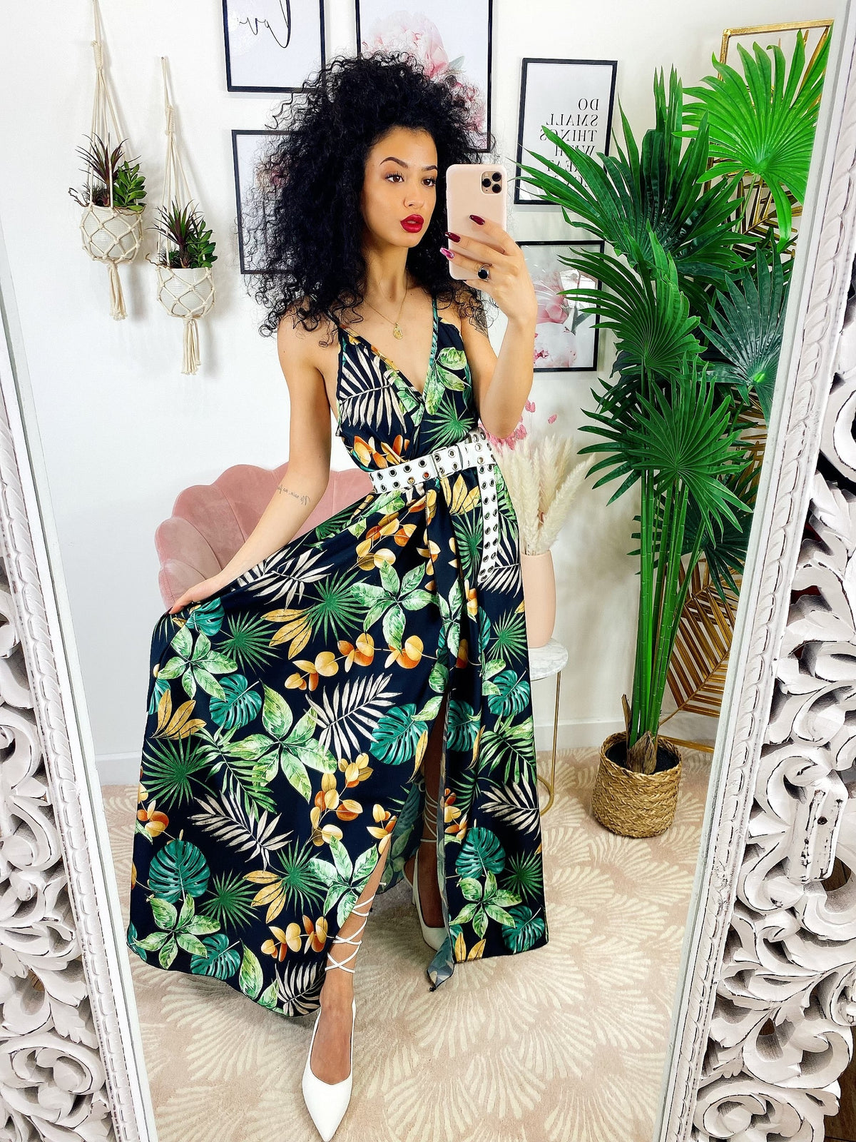 Abito in raso floreale con maxi spacco nero