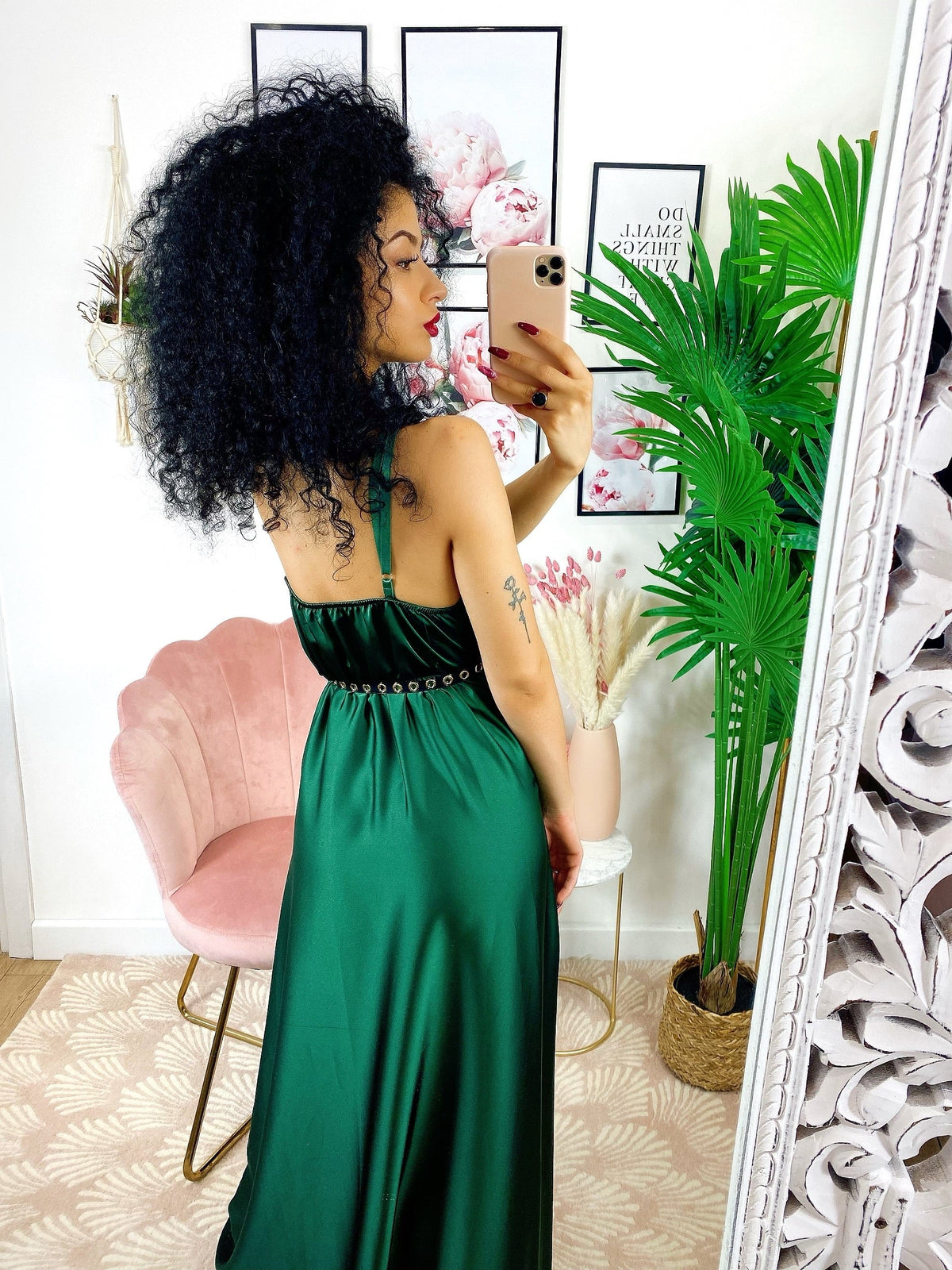 Abito in raso con maxi spacco verde bottiglia