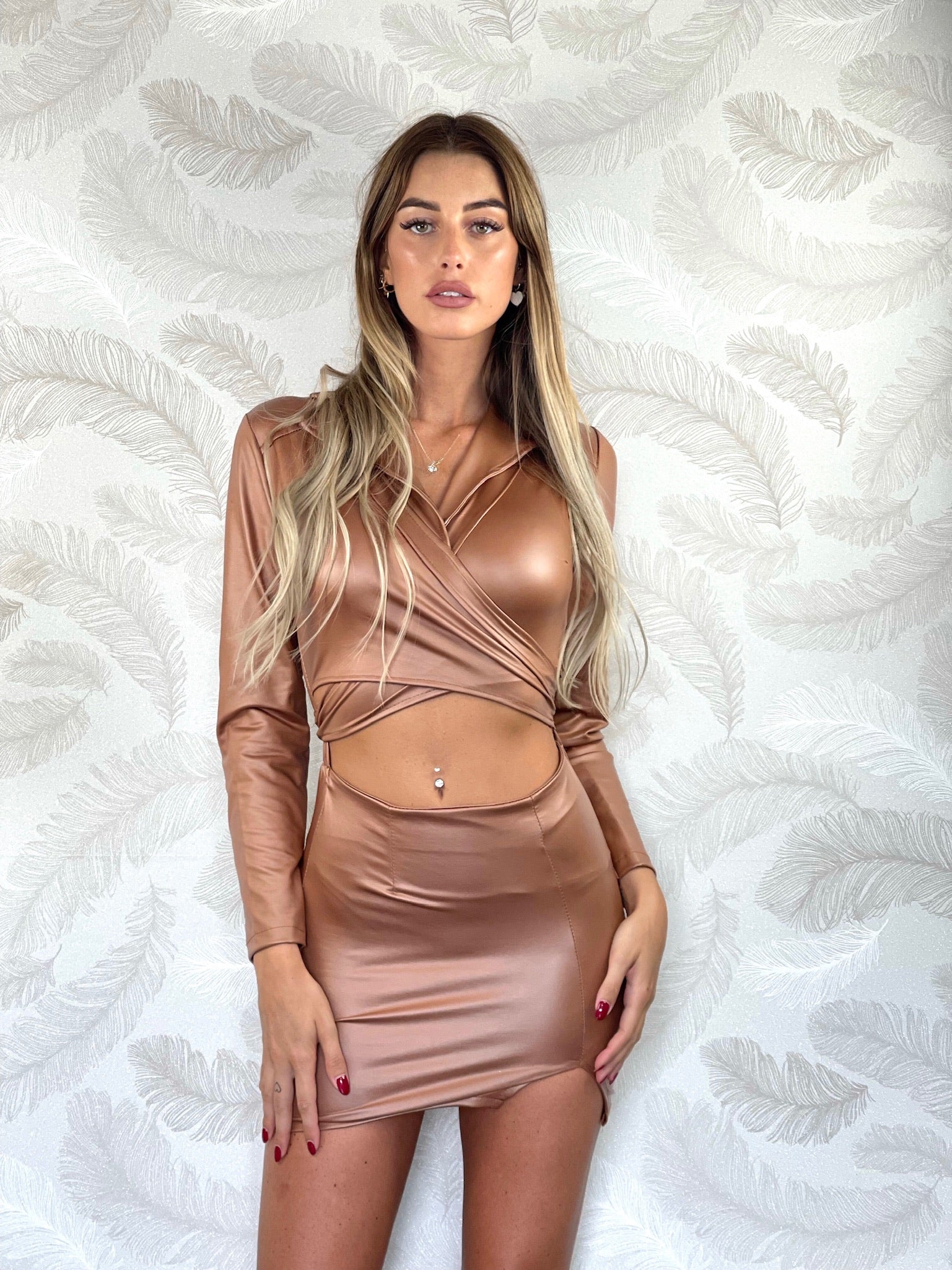 Abito in eco pelle marrone