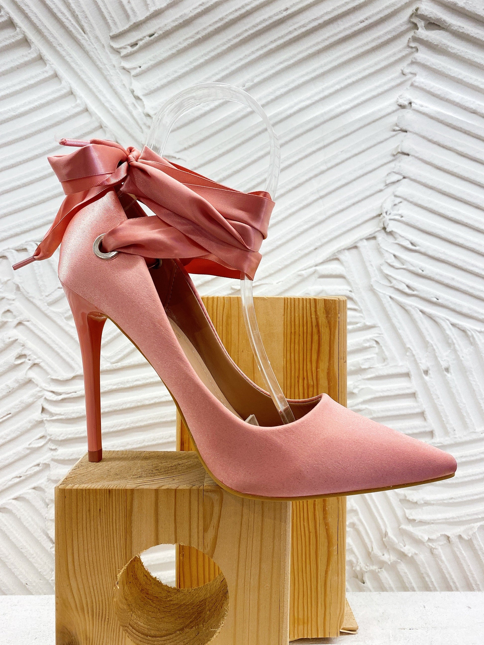 Décolleté Rosa con lacci in raso