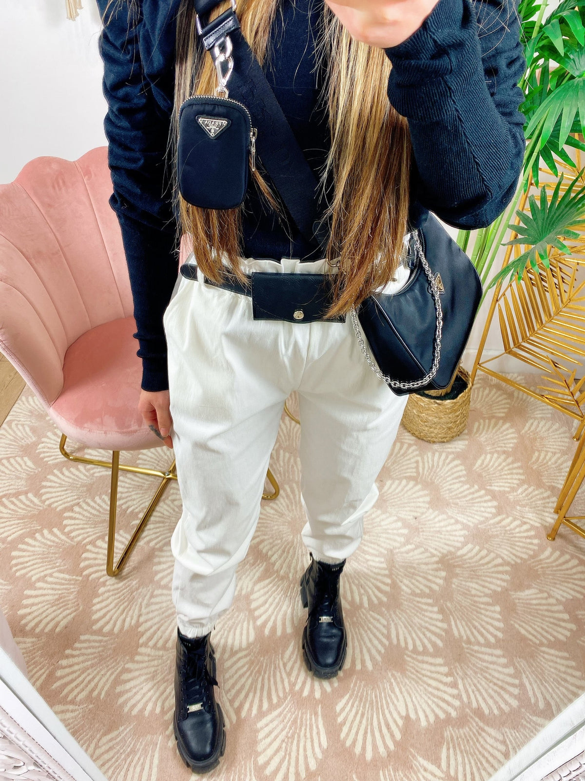 Pantalone bianco con marsupio