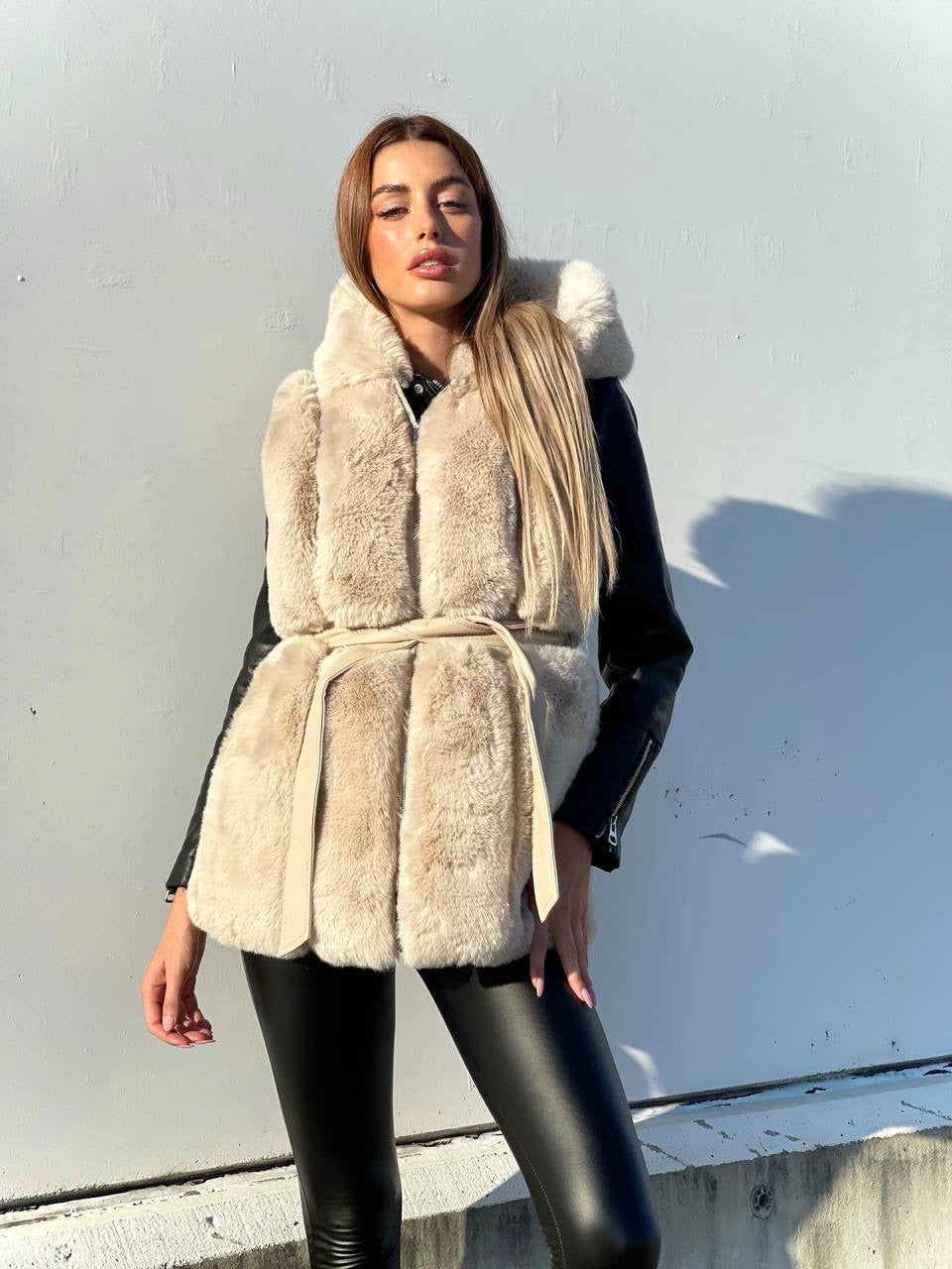 Smanicato in eco pelo beige
