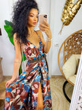 Abito in raso floreale con maxi spacco con foglie