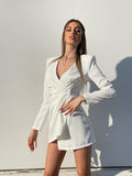 Abito a blazer con bottone bianco
