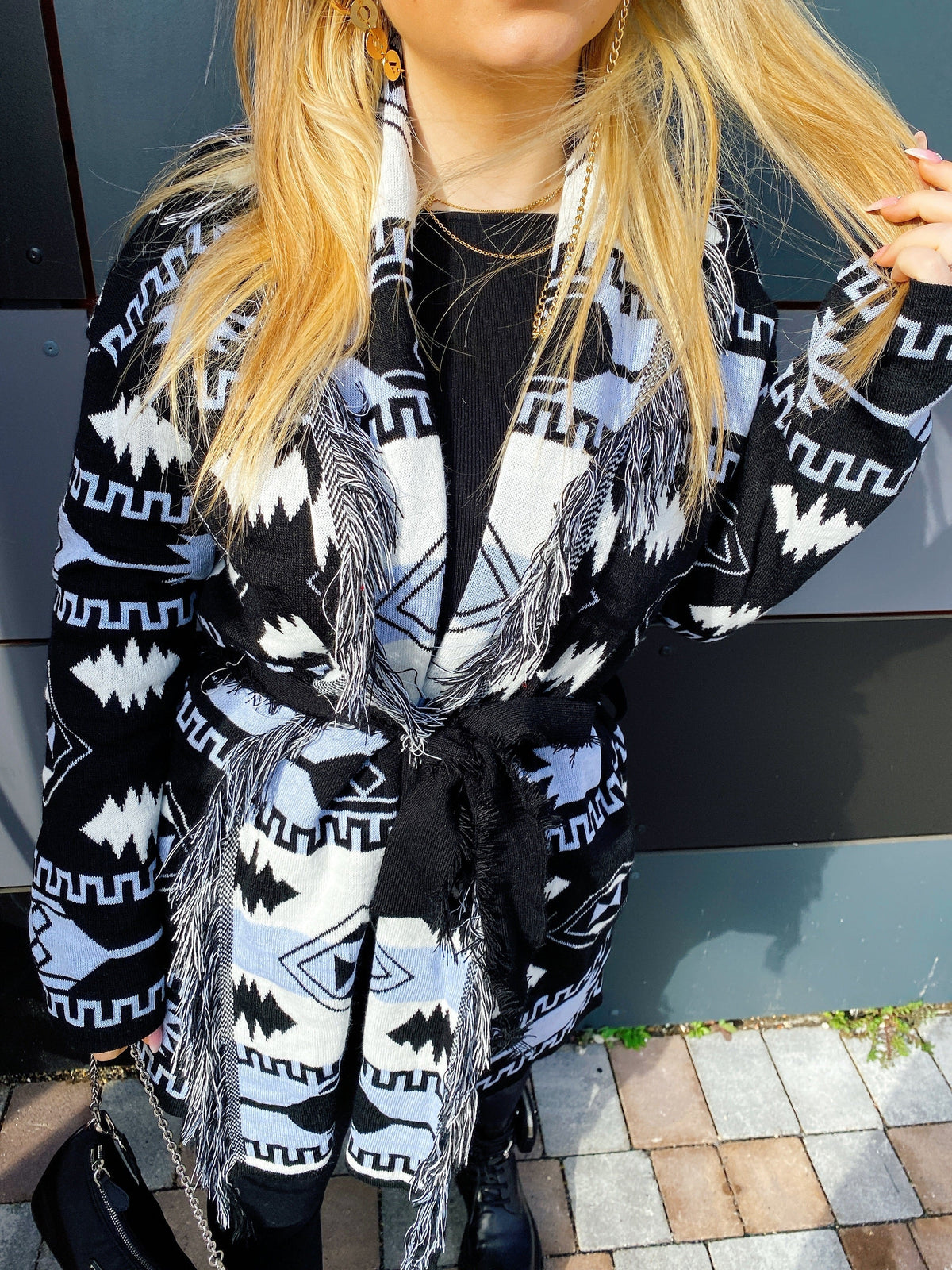 Cardigan Black/Celeste con frange e cinta