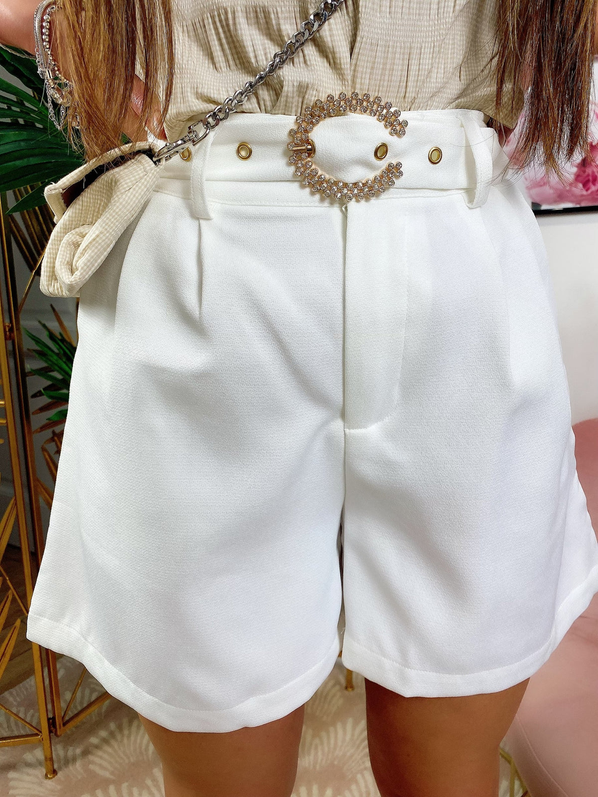 Short con cintura gioiello