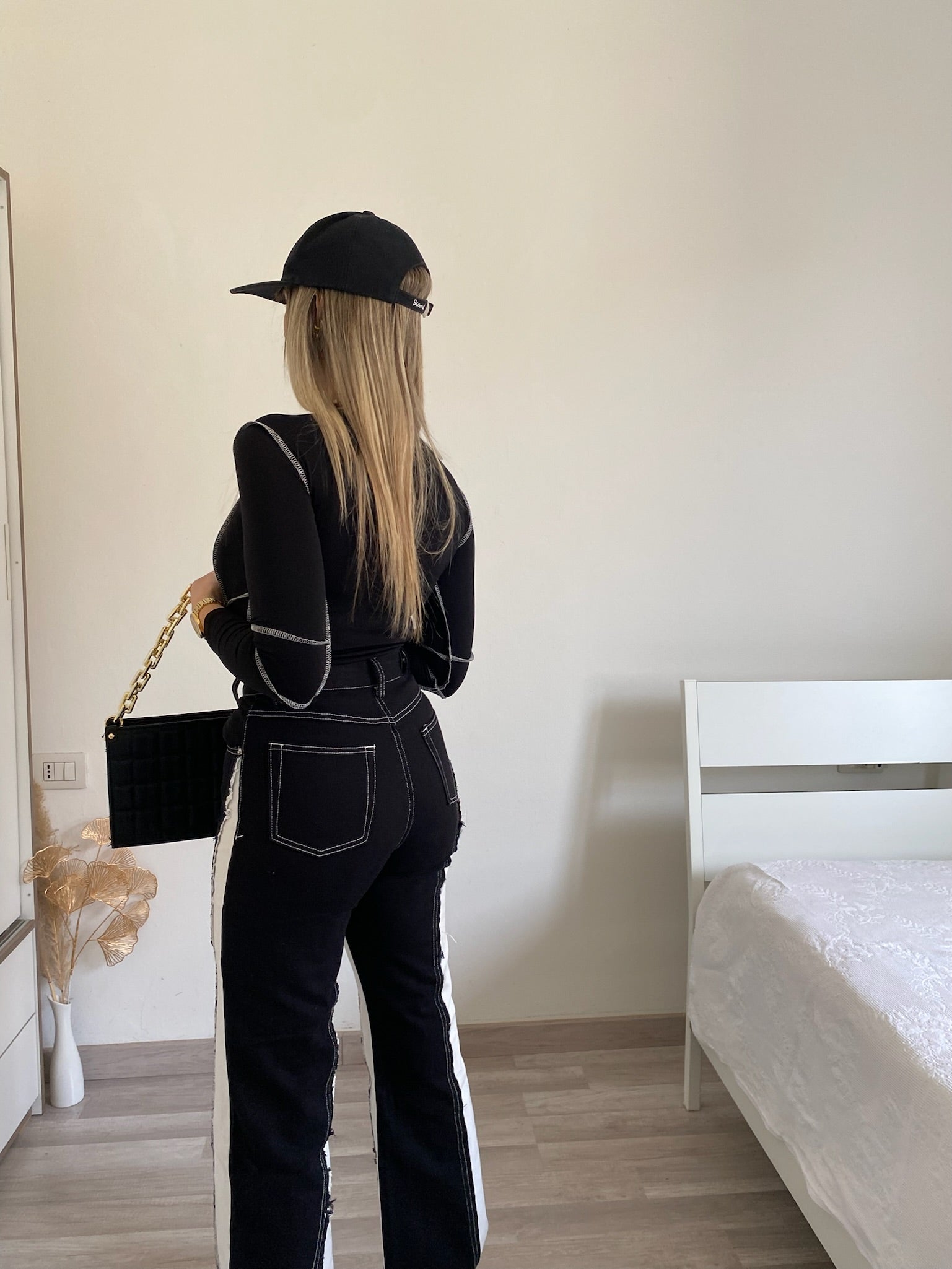 Body cuciture fuori