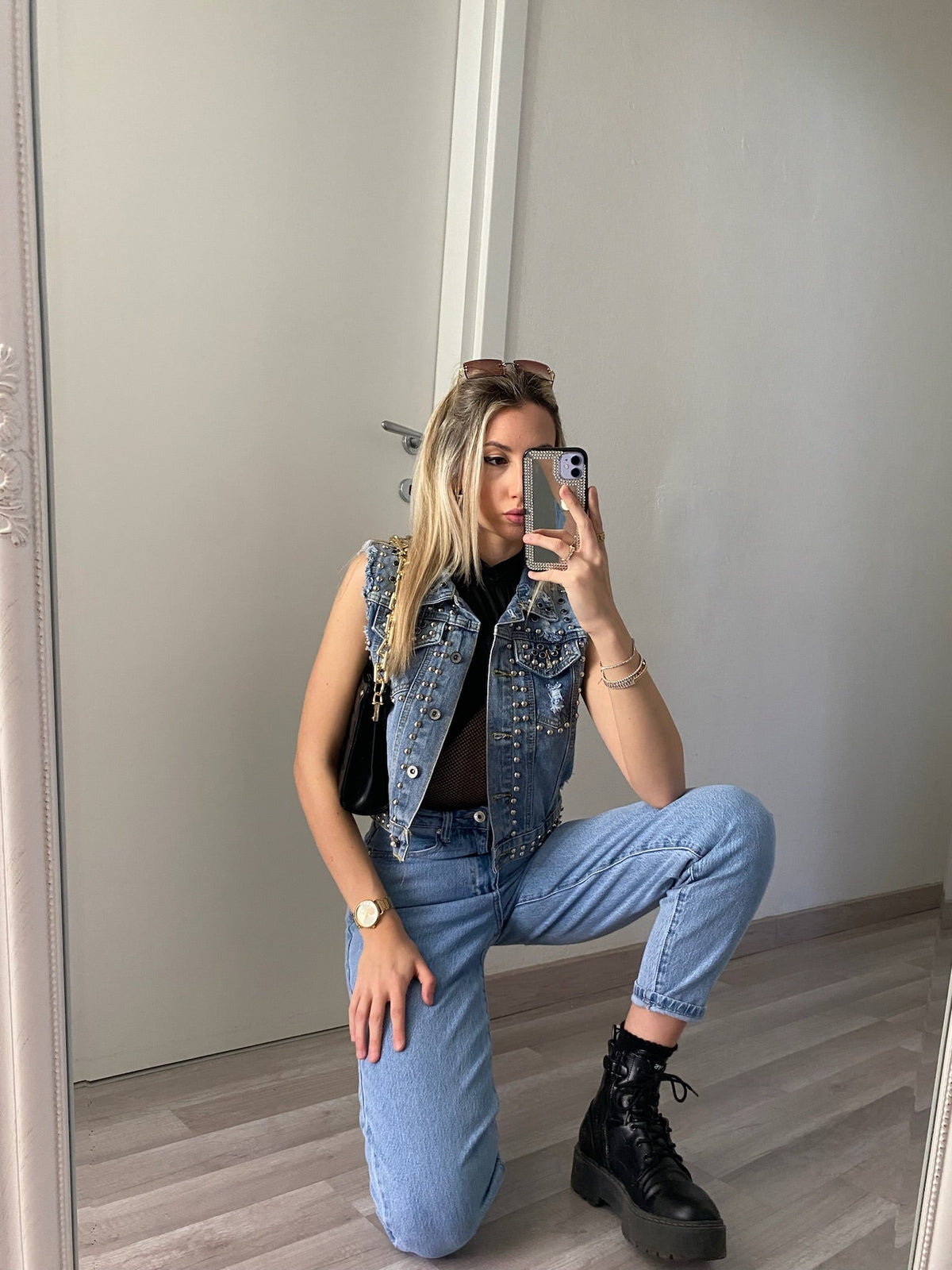 Smanicato di jeans con borchie