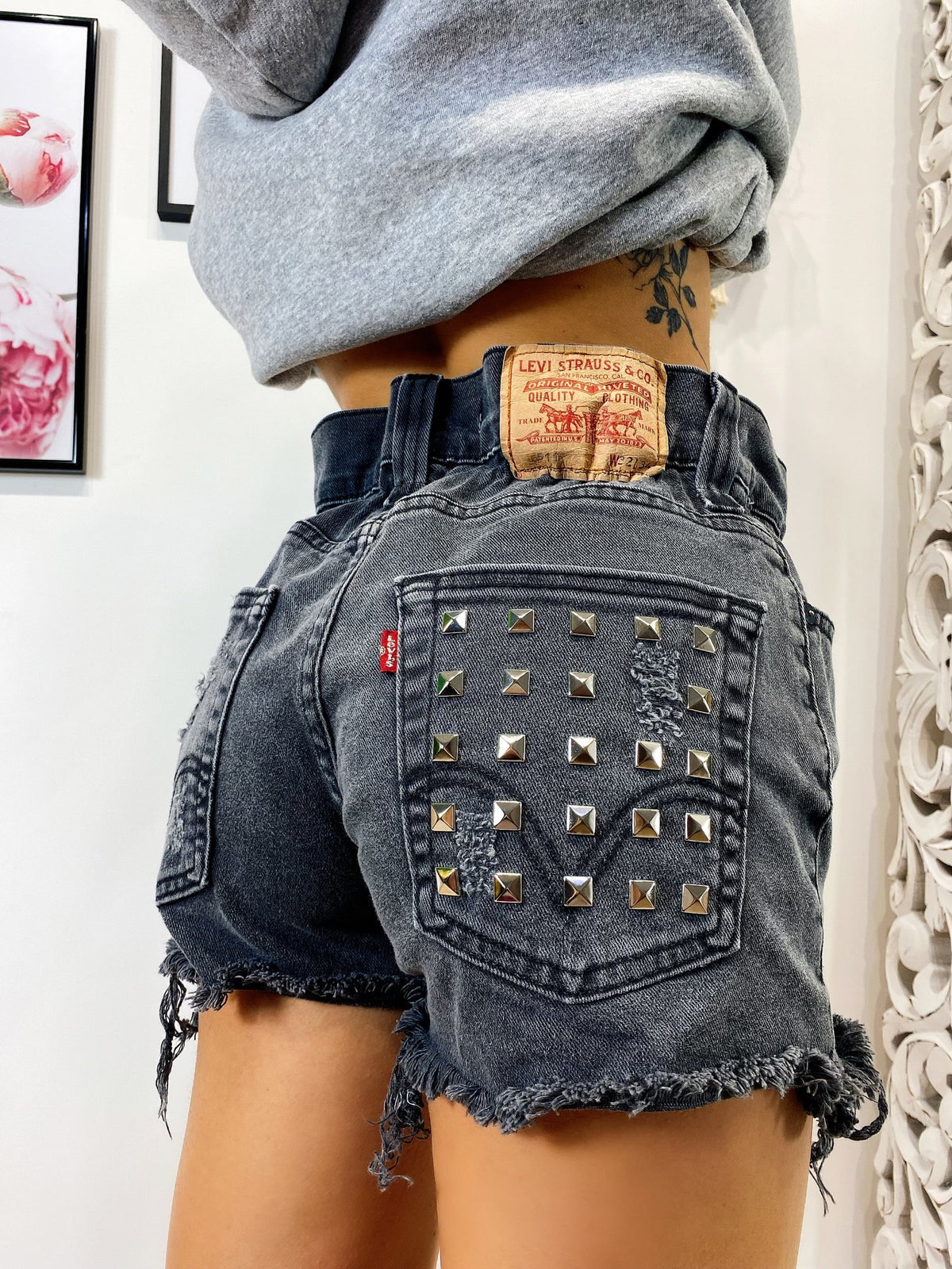 Short Levi’s Vintage con Borchie Argento toni sul grigio