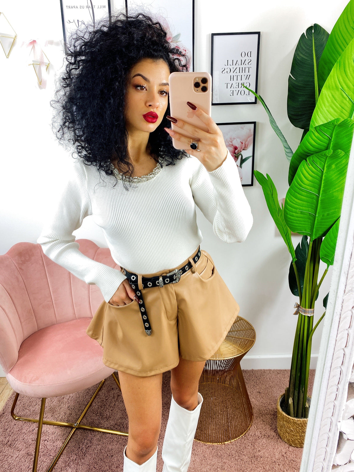 Short in eco pelle con tasche Camel