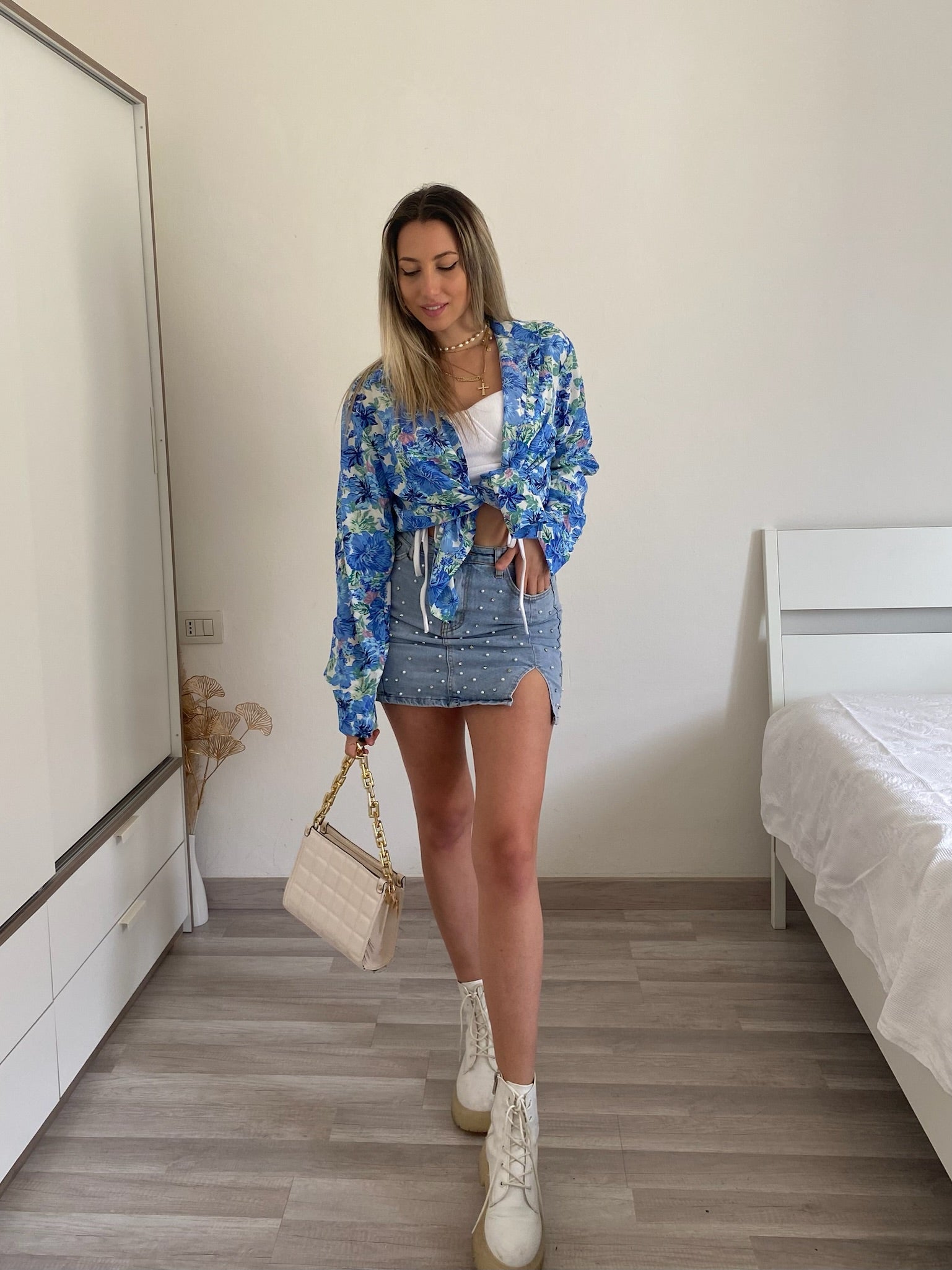 Gonna in jeans con strass e perle