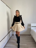 Maglioncino nero con maniche in pizzo