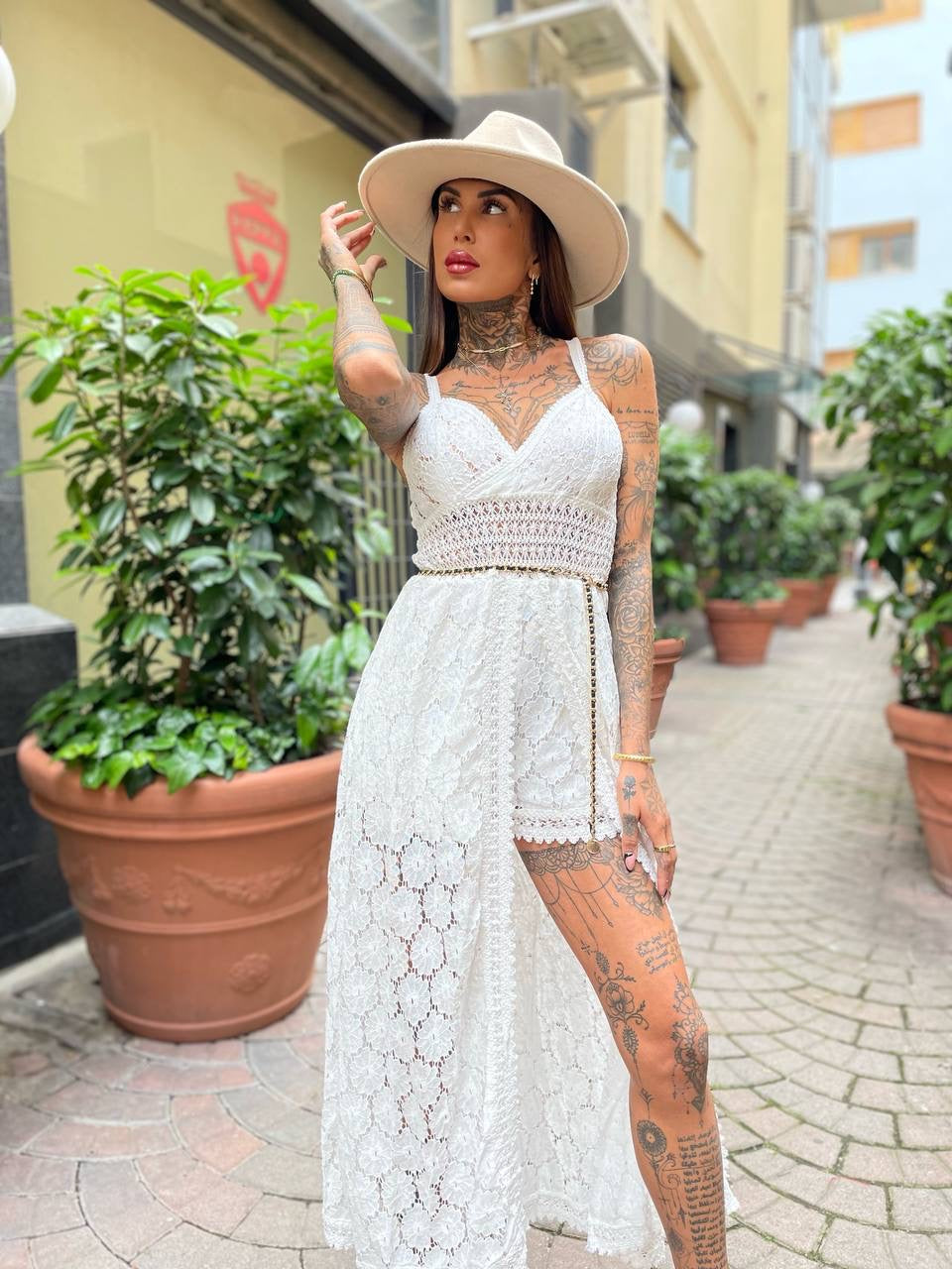 Maxi abito in pizzo con tutina