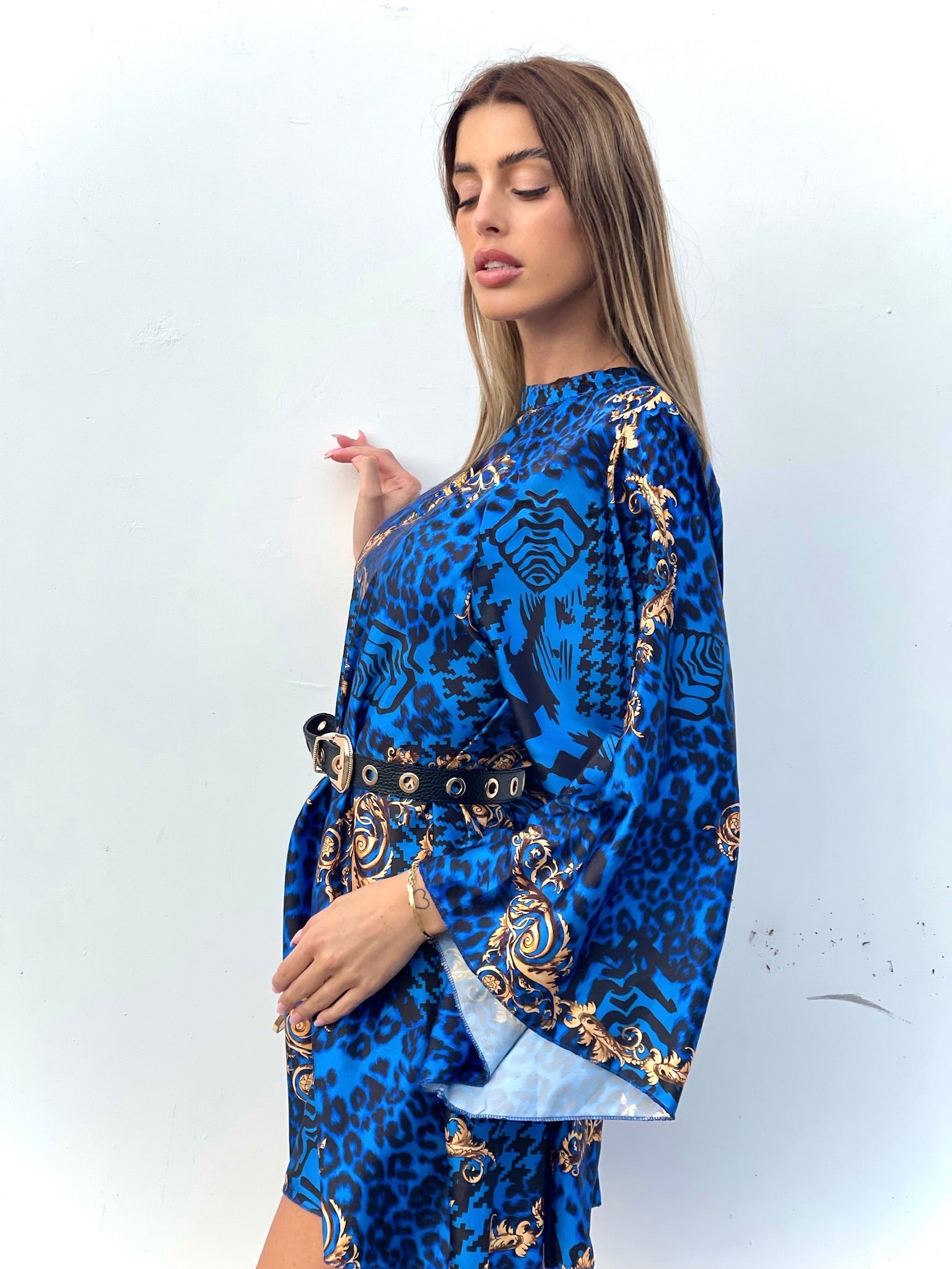 Abito etnico schiena aperta blu