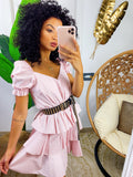 Abito a balze in cotone con manica rosa