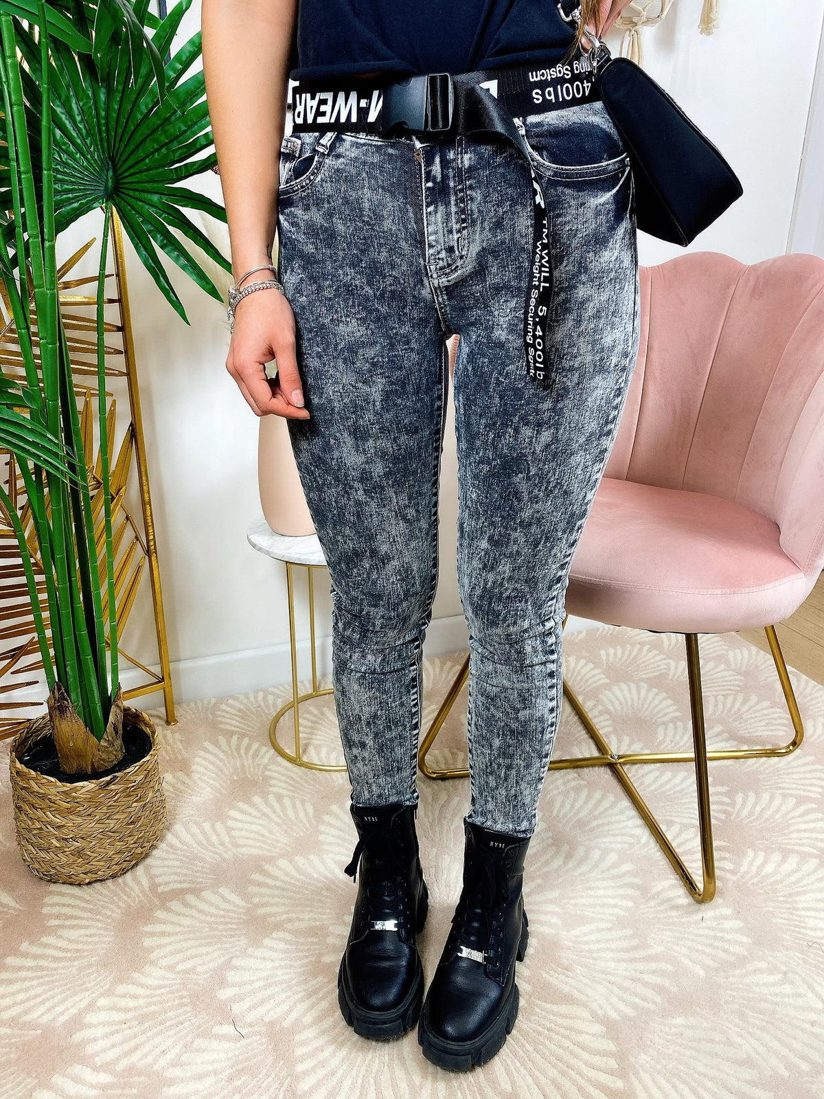 jeans nero con cintura