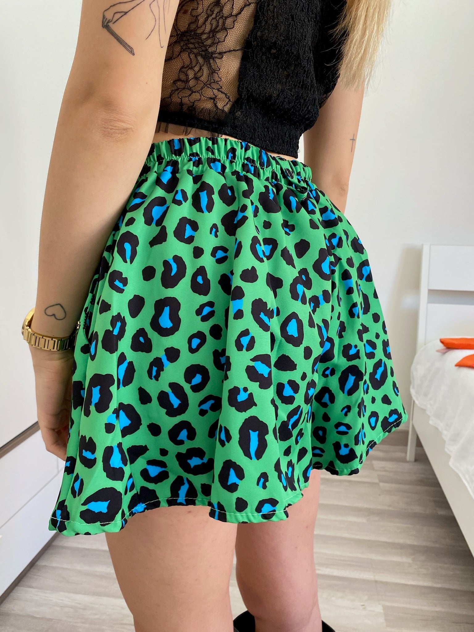Completo giacca e Short maculato verde