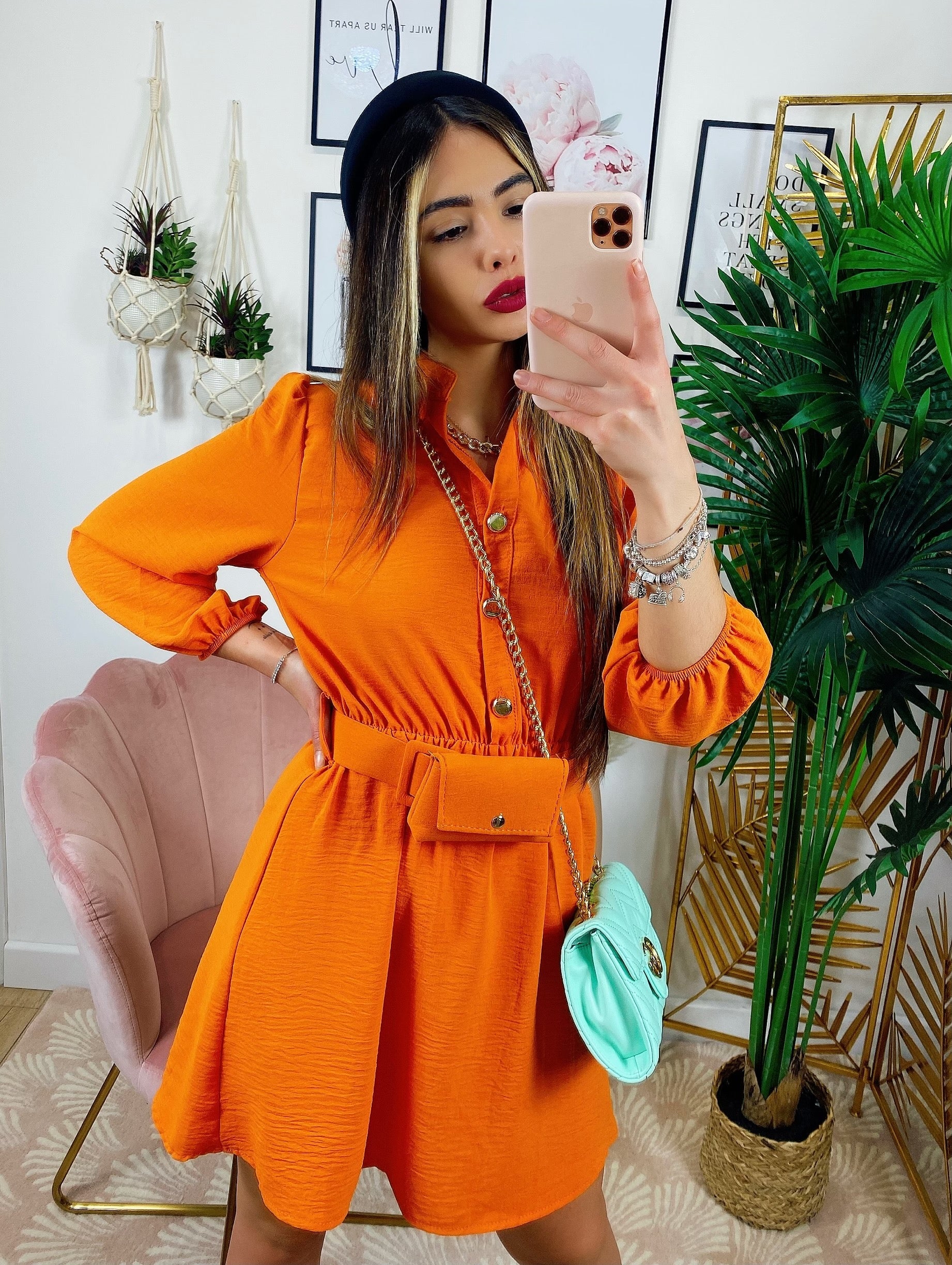 Abito con bottoni e cintura Arancio