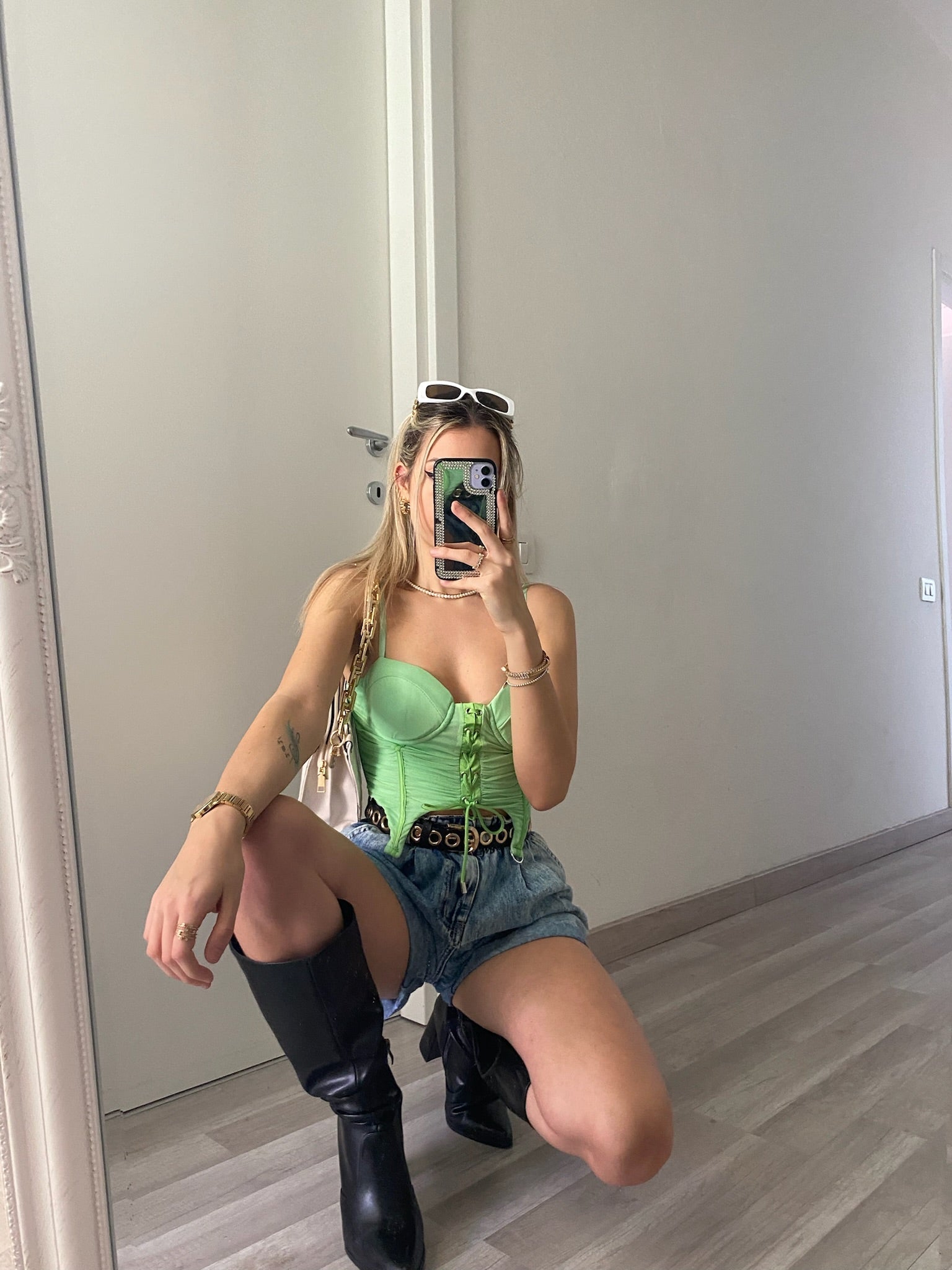 Top menta con lacci