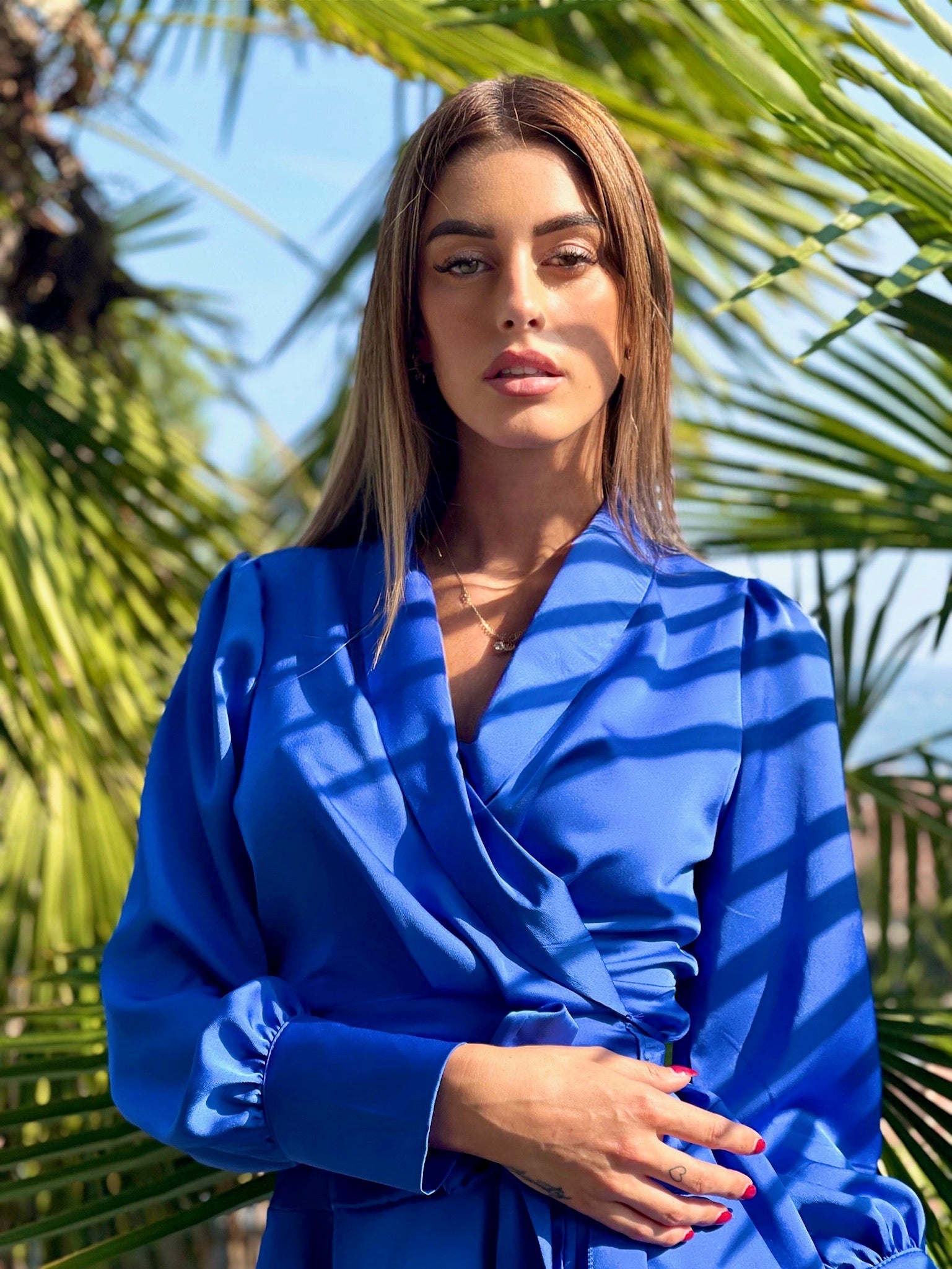 Abito in raso blu elettrico