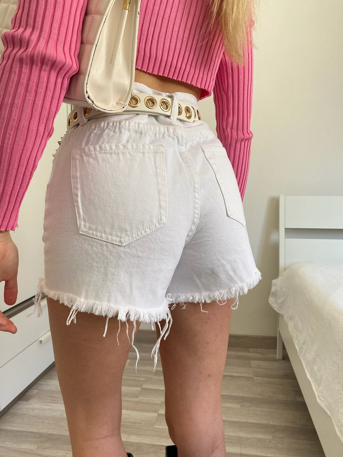 Jeans bianco con borchie
