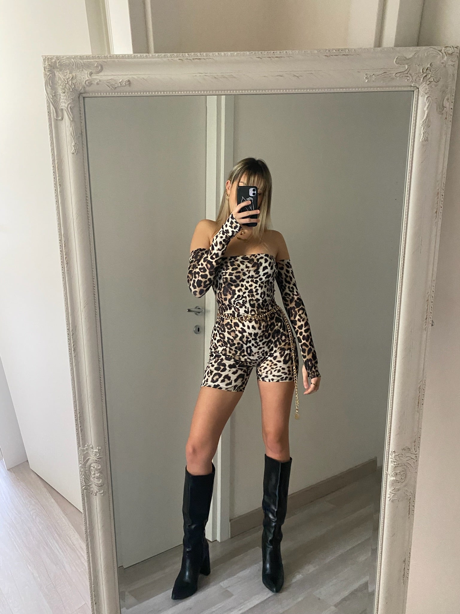 Tutina animalier con manicotti