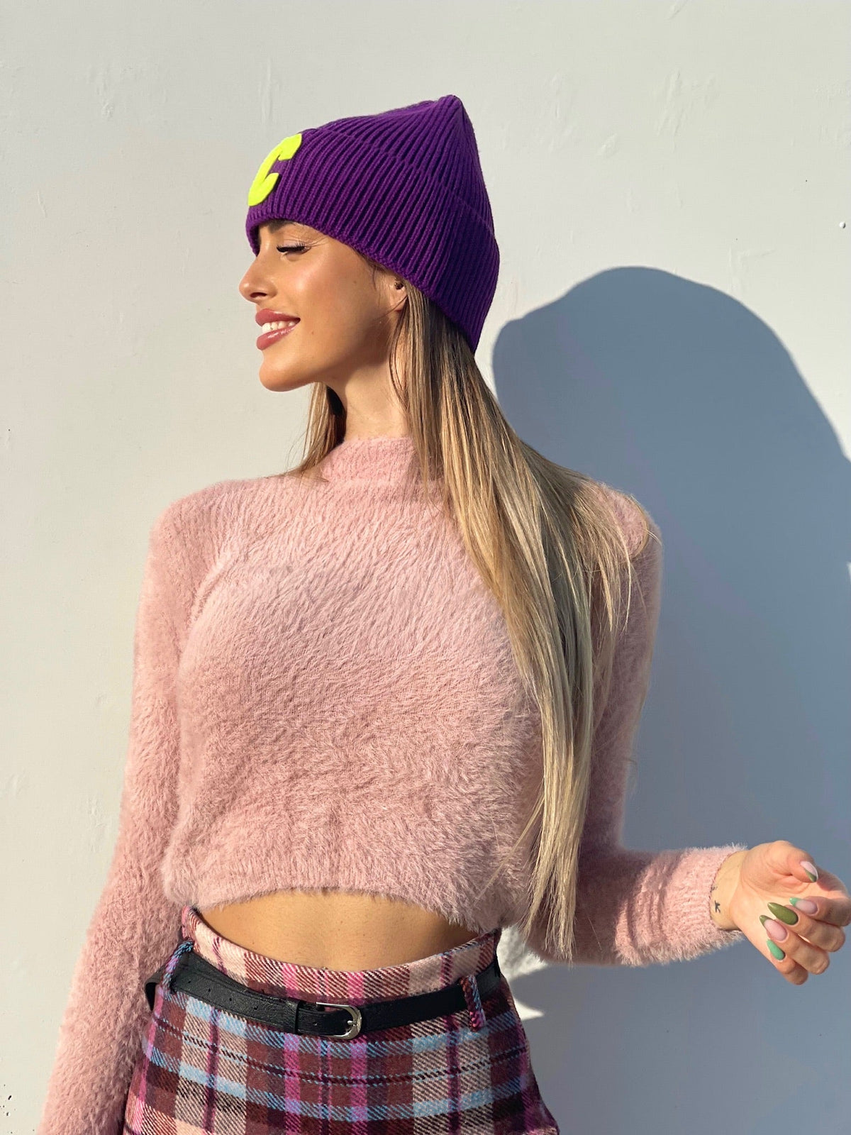 Cappello viola con C
