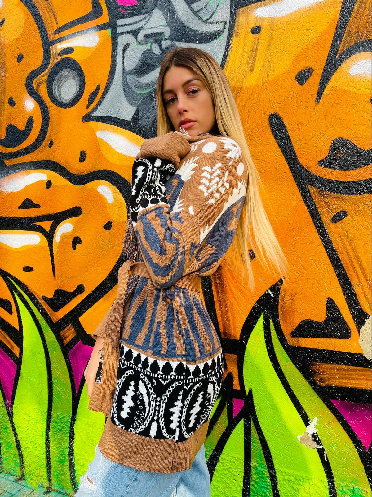 Cardigan Camel con frange e cinta