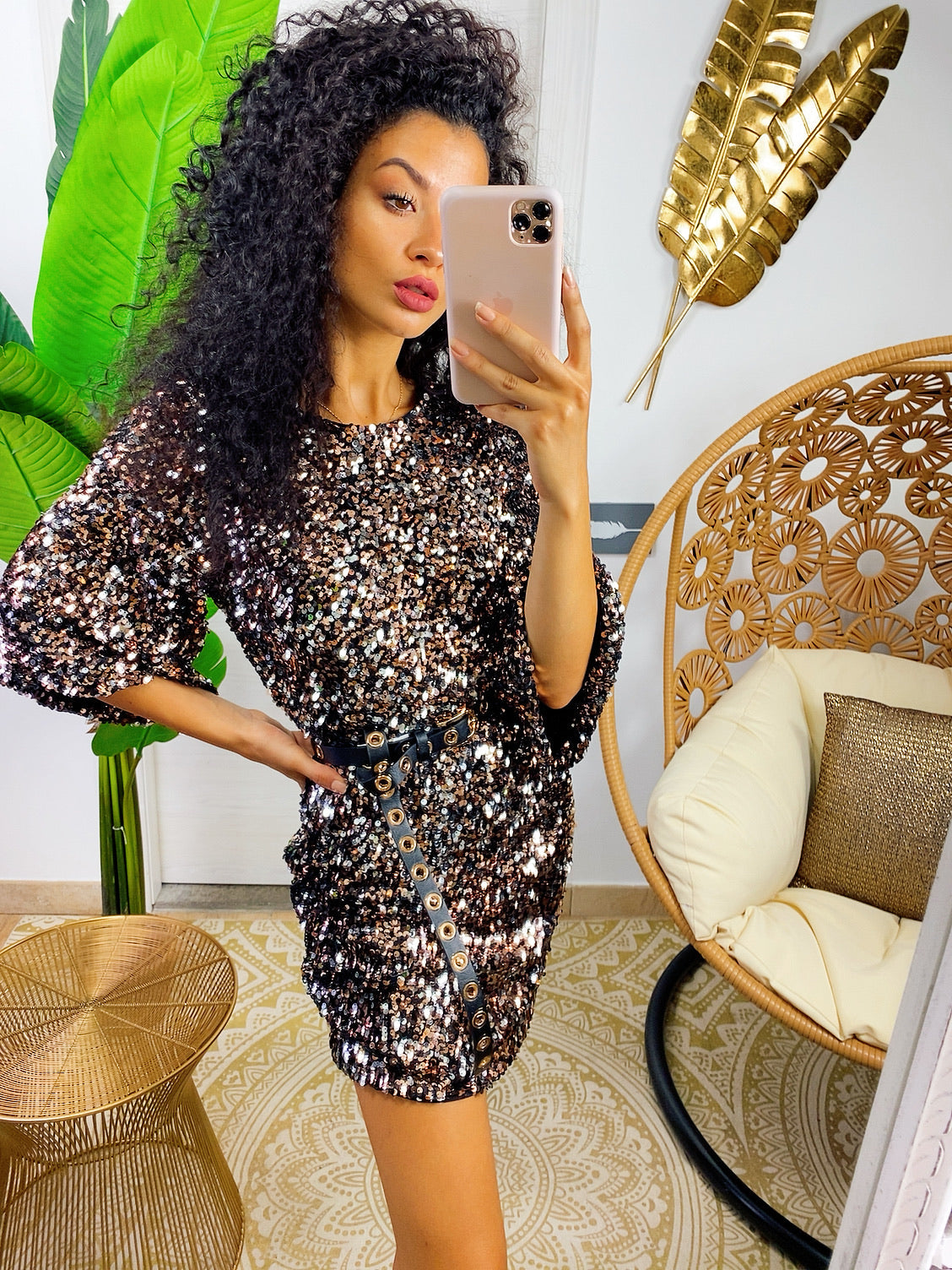 Abito con paillettes bronzo schiena aperta