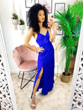 Abito in raso con bottoncini blu