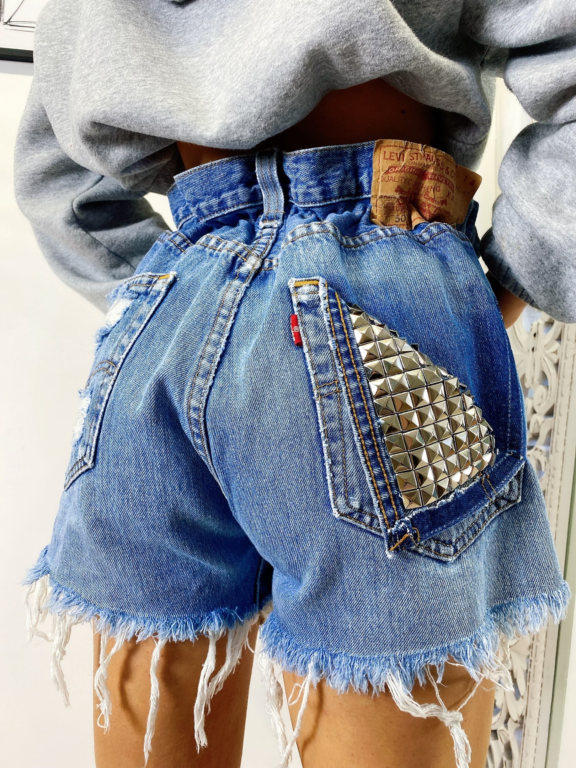 Short Levi’s Vintage bagno medio con borchie