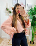 Camicia cipria con bottoni e borsetta