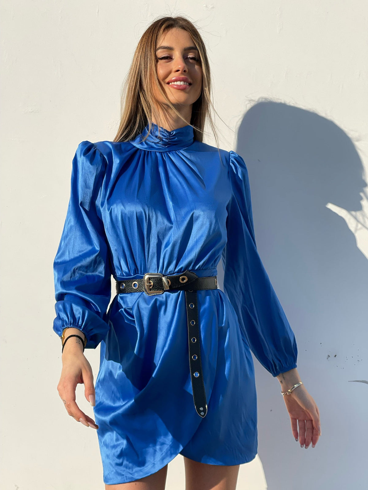 Abito in raso blu elettrico