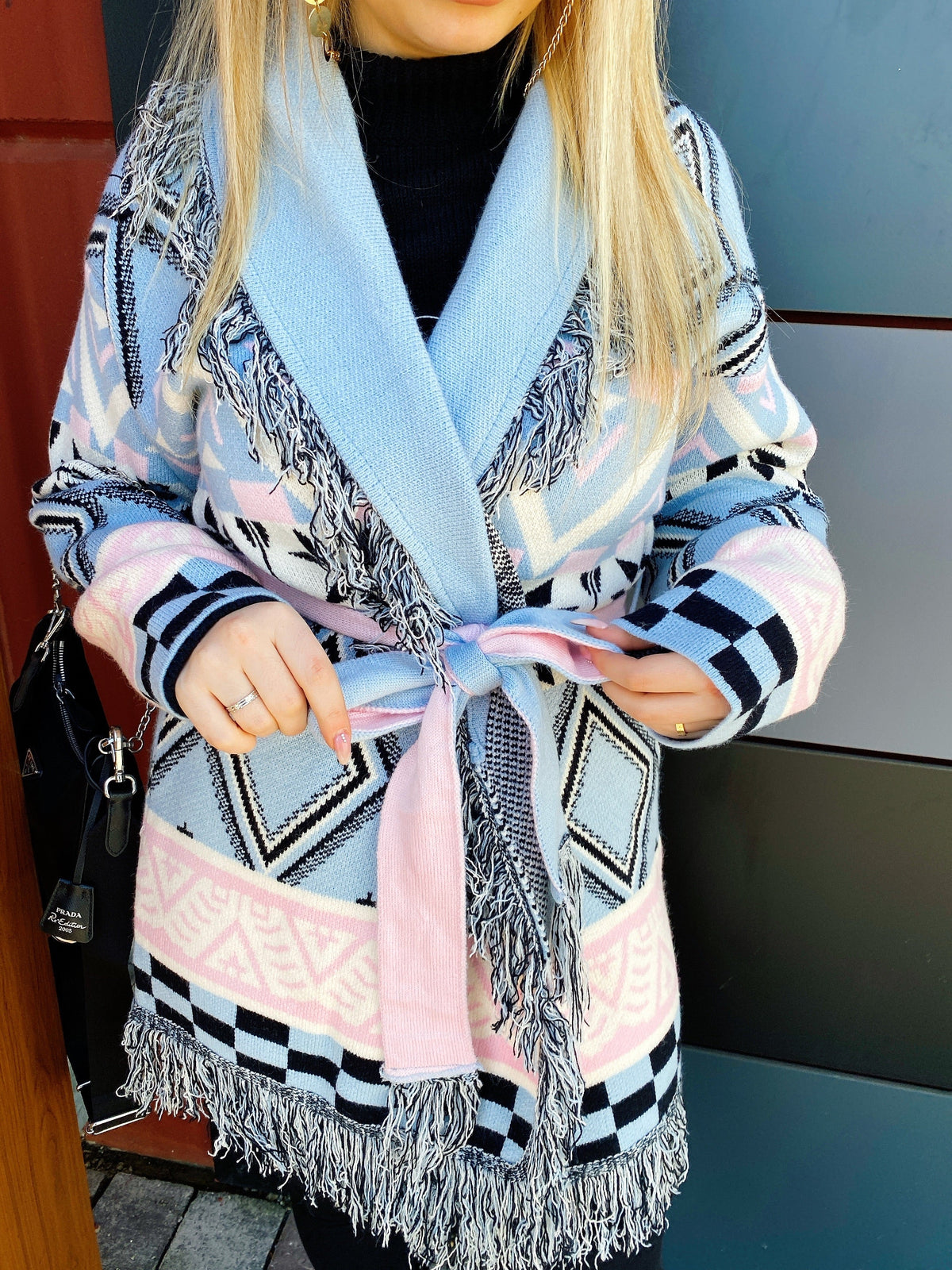 Cardigan frange e cinta celeste