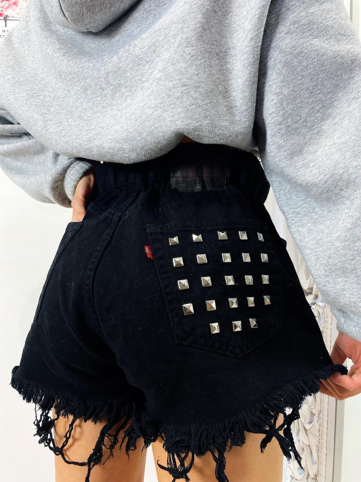 Short Levi’s Vintage nero con borchie