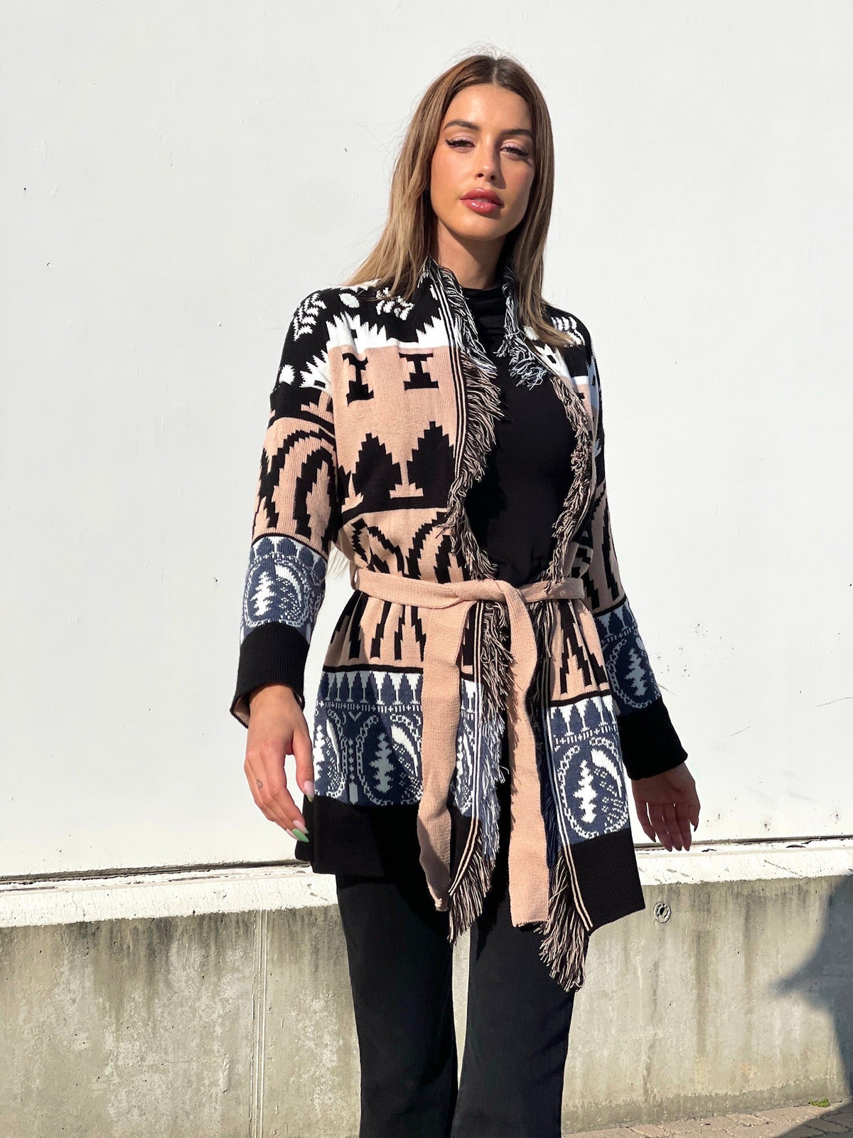 Cardigan con frange e cinta dettaglio Cipria