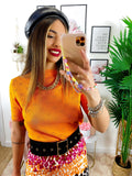 Maglia crop arancio con cuori
