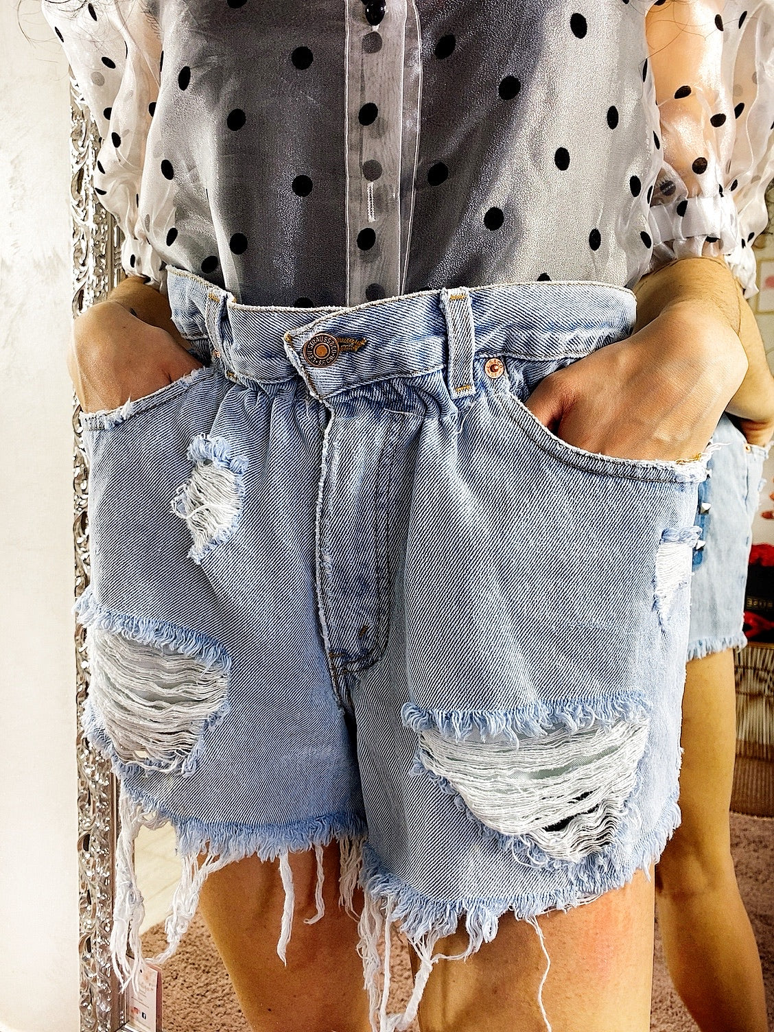 Levi’s Short Vintage con strappi senza tasca borchiati