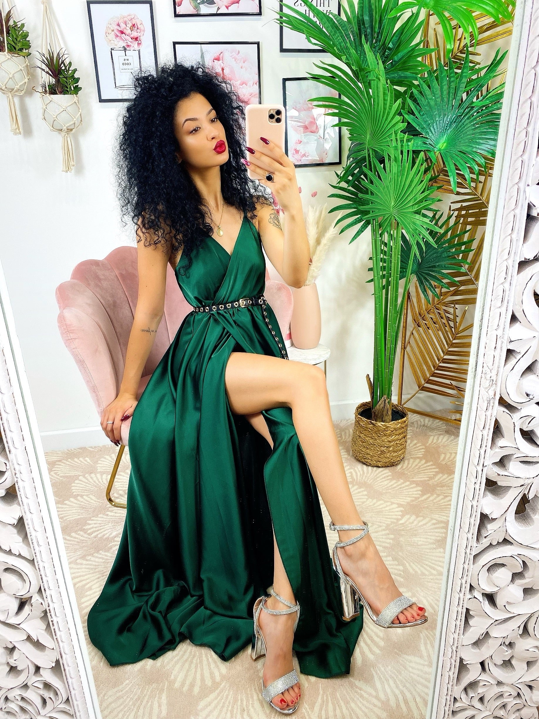Abito in raso con maxi spacco verde bottiglia