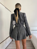 Completo giacca crop e short glitter argento