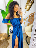 Abito in raso lungo con scollo a barchetta blu
