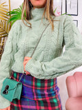 Maglioncino con collo alto e trecce menta