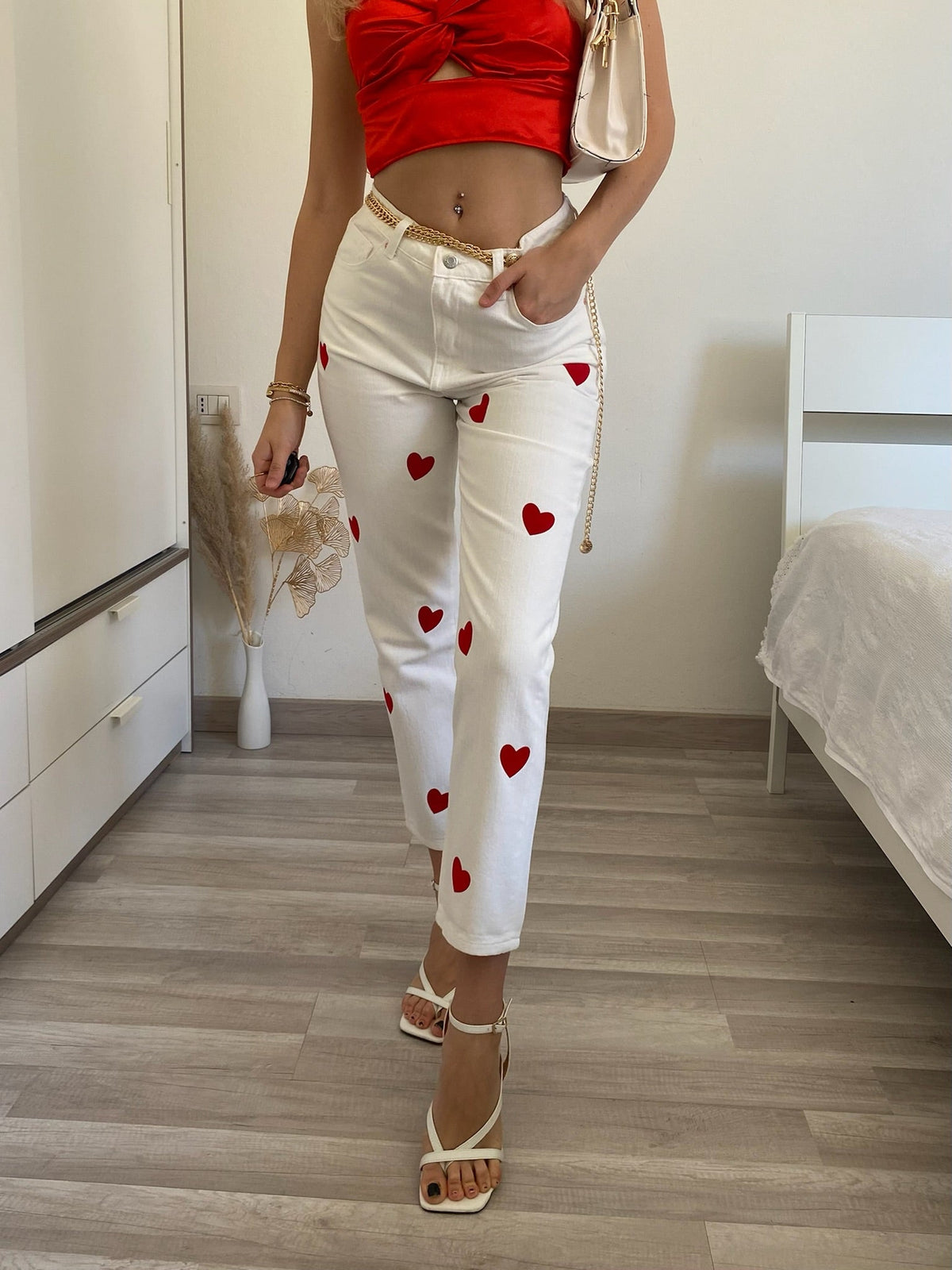 Jeans bianco cuori rossi