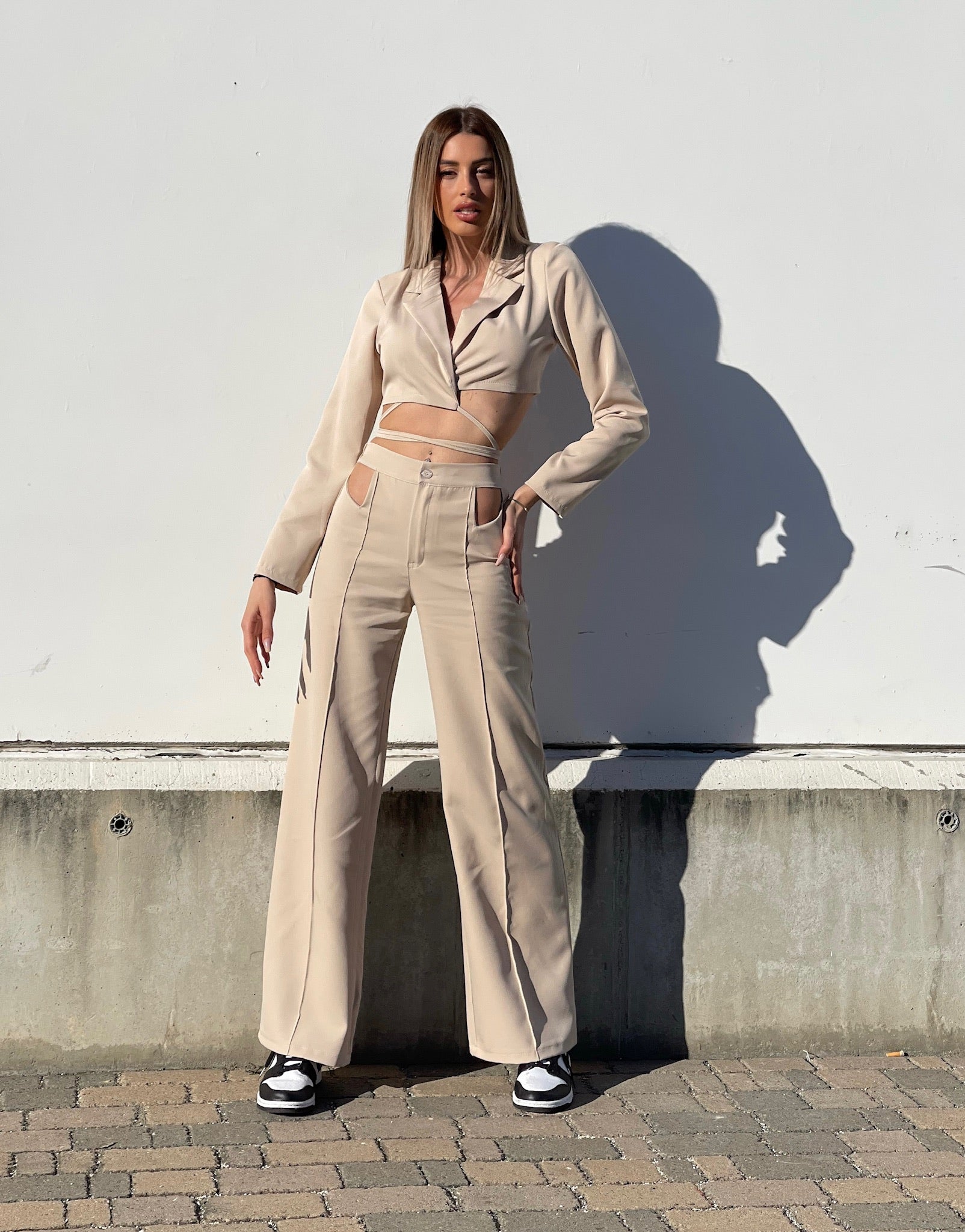 Completo top e pantalone beige
