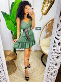Abito a balze con gonna ampia verde militare