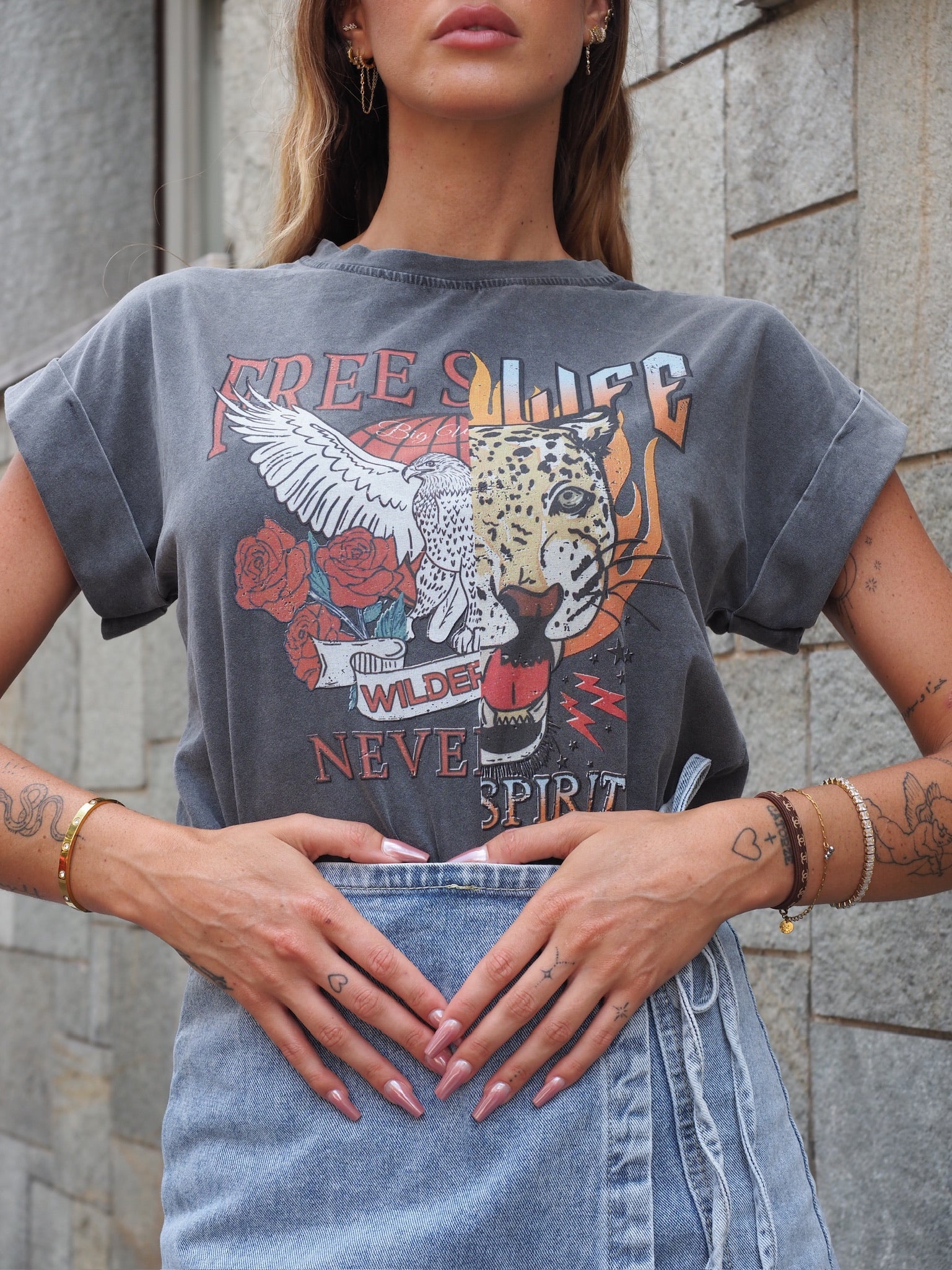 T-shirt wild grigia